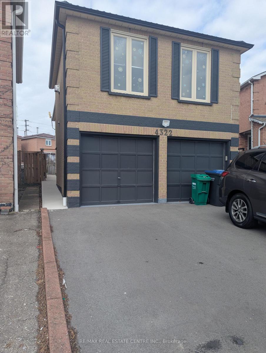 4322 Waterford Crescent, Mississauga, Ontario  L5R 2B3 - Photo 2 - W12082830