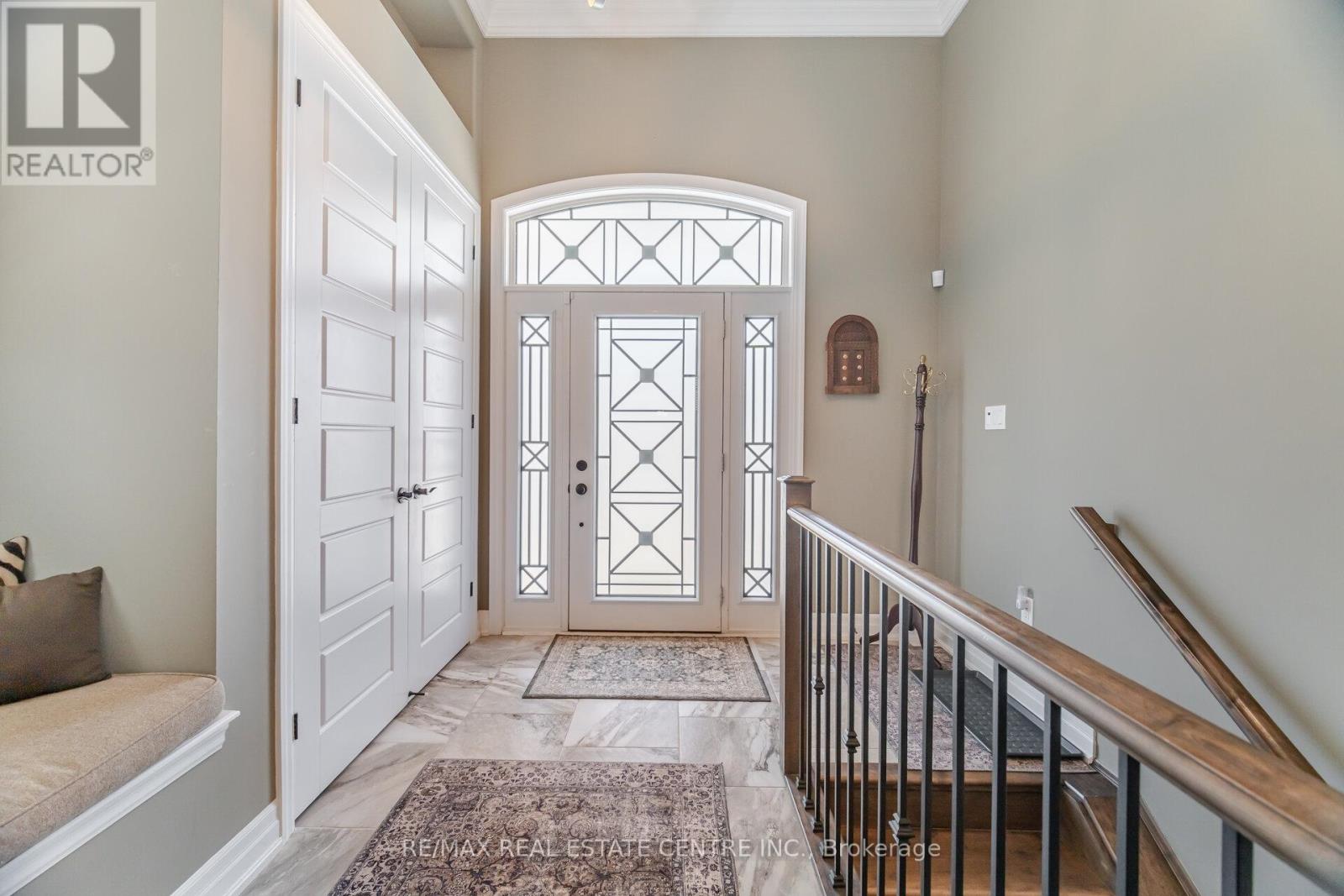 156 Camellia Crescent, Oakville, Ontario  L6H 1L2 - Photo 3 - W12153812