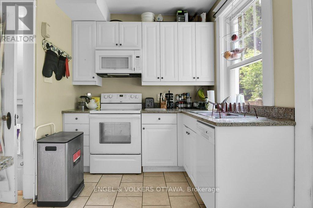 141 Minto Place, Ottawa, Ontario  K1M 0B6 - Photo 20 - X12198678