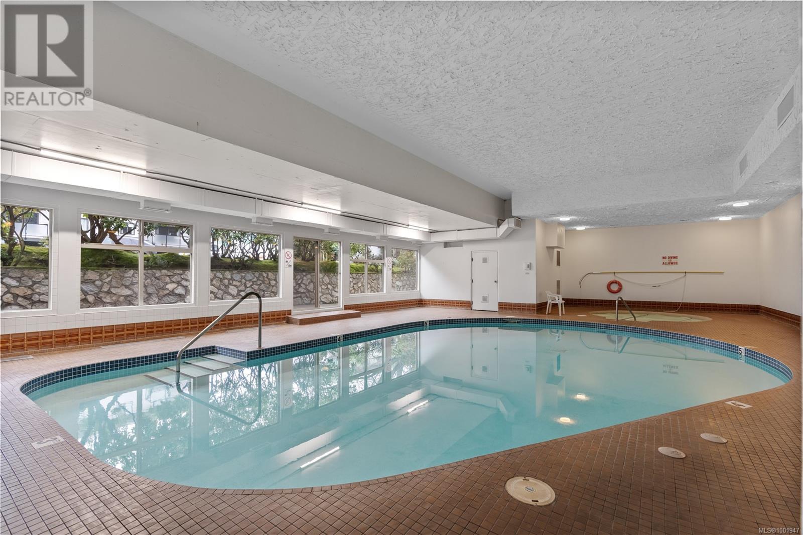 213 1545 Pandora Ave, Victoria, British Columbia  V8R 6R1 - Photo 4 - 1001947