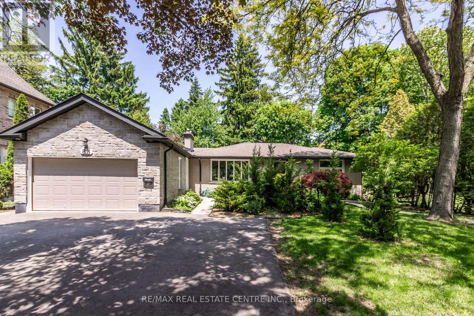 83 Jerseyville Road E, Hamilton, Ontario  L9G 1K3 - Photo 1 - X12192400