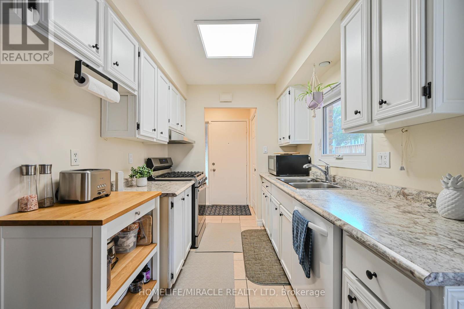 307 Magnolia Drive, Hamilton, Ontario  L9C 6R2 - Photo 18 - X12198457