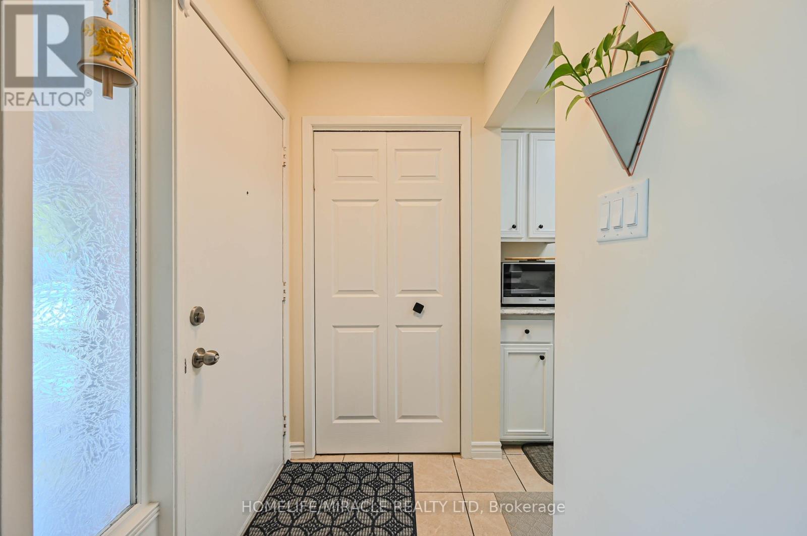 307 Magnolia Drive, Hamilton, Ontario  L9C 6R2 - Photo 4 - X12198457