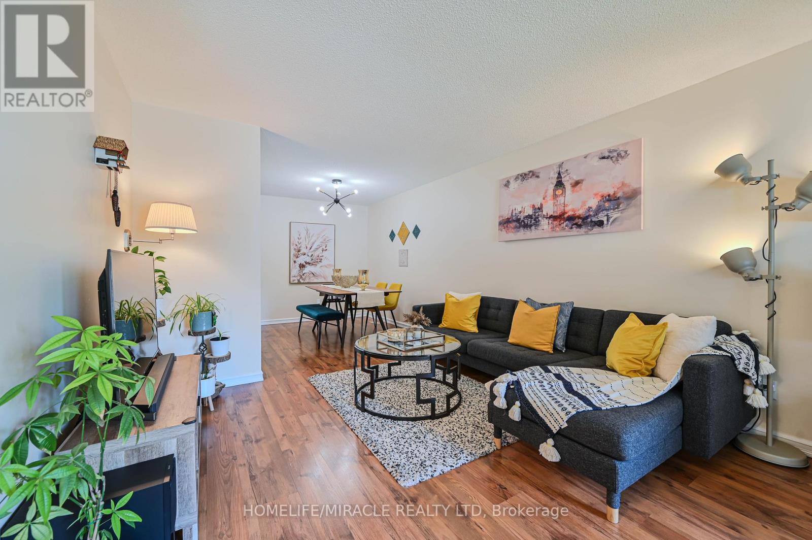 307 Magnolia Drive, Hamilton, Ontario  L9C 6R2 - Photo 8 - X12198457