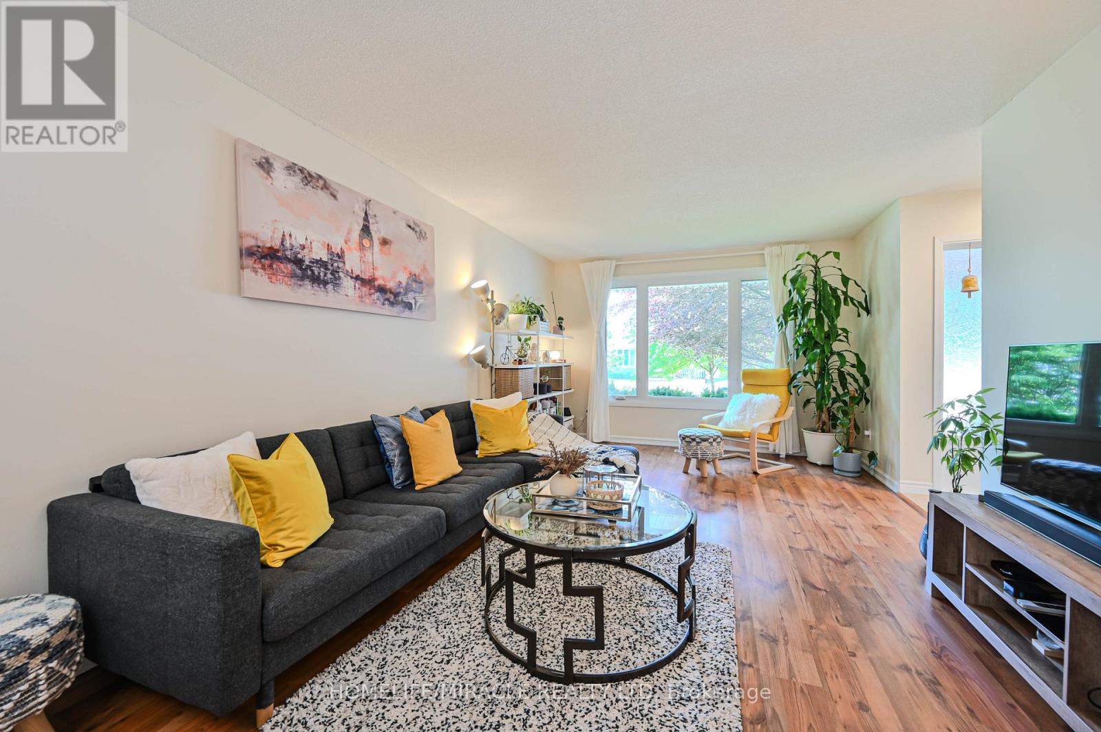 307 Magnolia Drive, Hamilton, Ontario  L9C 6R2 - Photo 9 - X12198457