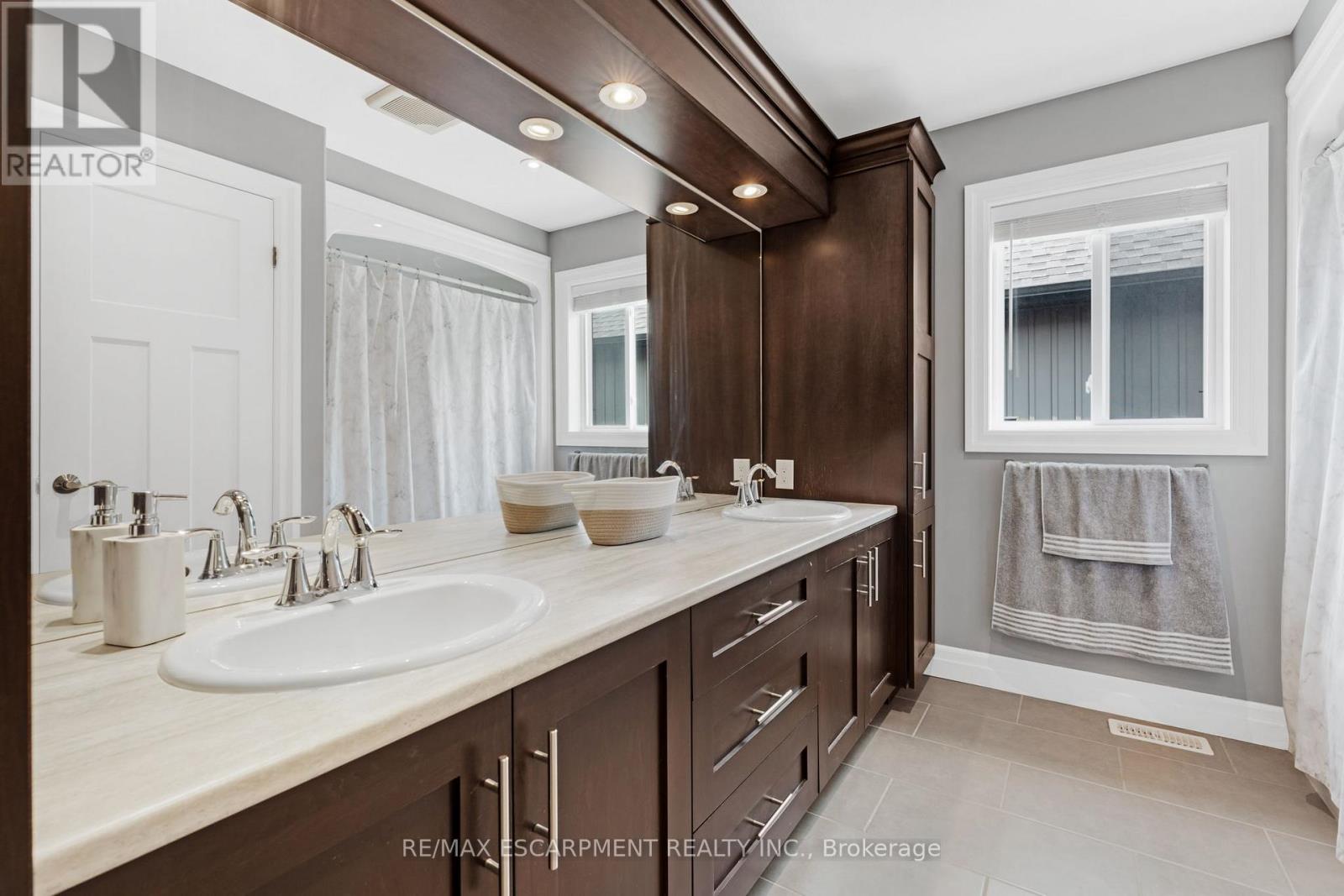 1528 Haist Street, Pelham (Fonthill), Ontario  L0S 1E5 - Photo 23 - X12198518