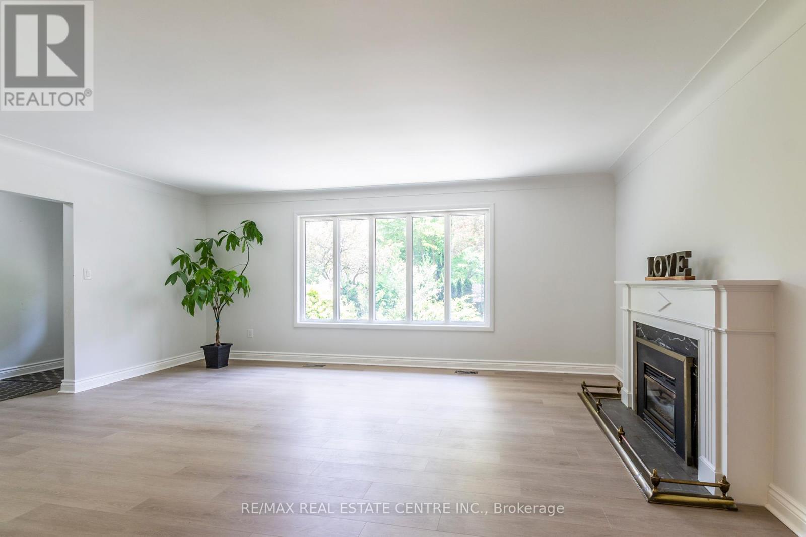83 Jerseyville Road E, Hamilton, Ontario  L9G 1K3 - Photo 5 - X12192400