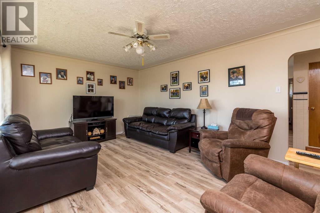 4813 46 Street, Lloydminster, Saskatchewan  S9V 0J6 - Photo 2 - A2225152