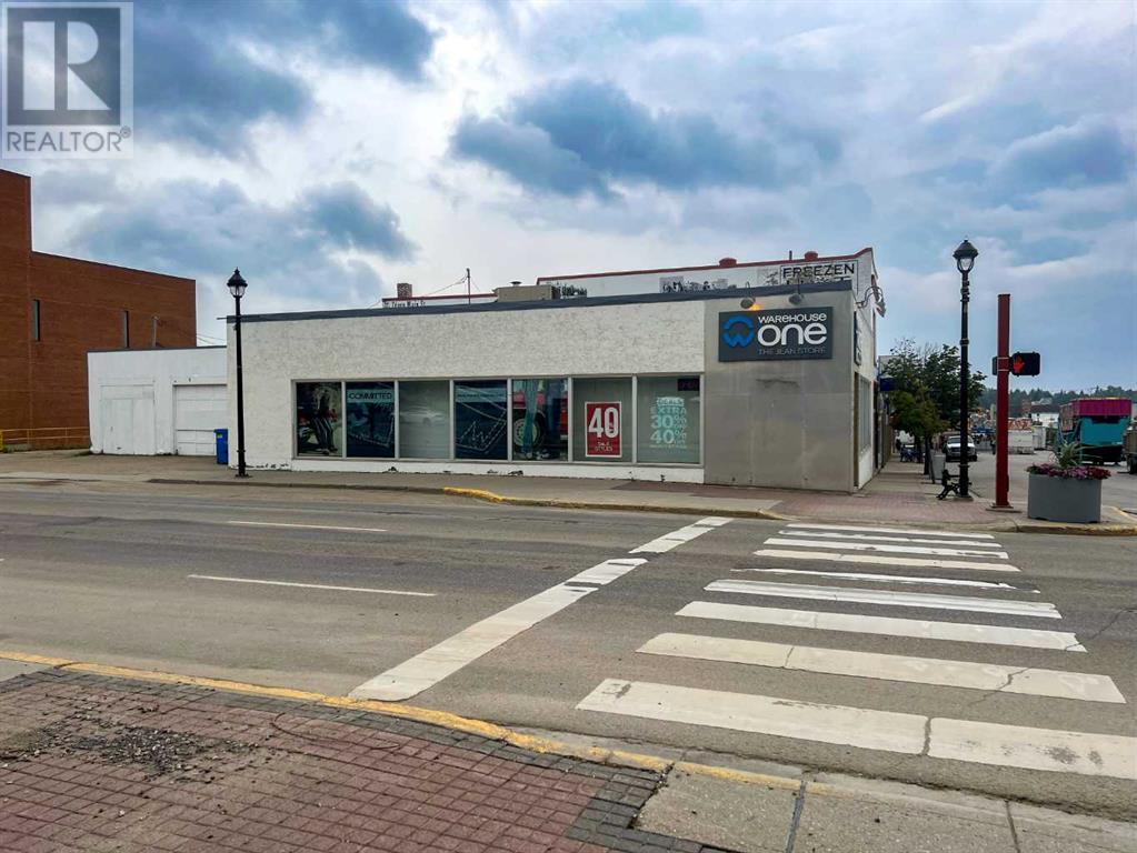 Property at 323 50 Street image 3