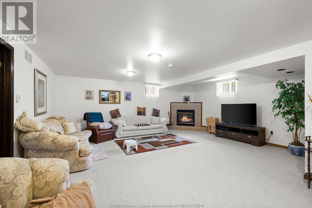 12127 Maisonneuve Street, Tecumseh, Ontario  N8N 4P8 - Photo 23 - 25014087