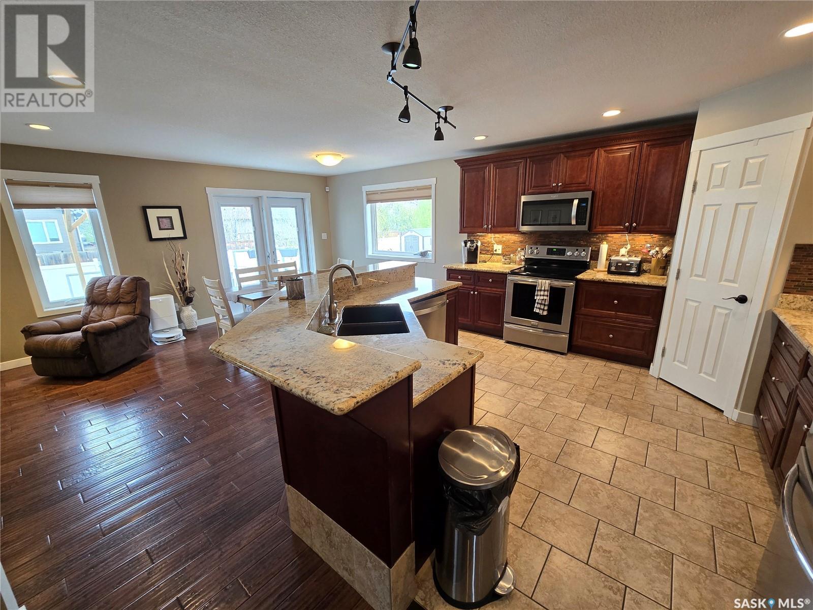 721 Barber Crescent, Weyburn, Saskatchewan  S4H 0B9 - Photo 9 - SK006639