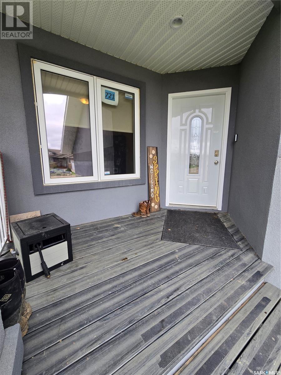 721 Barber Crescent, Weyburn, Saskatchewan  S4H 0B9 - Photo 3 - SK006639