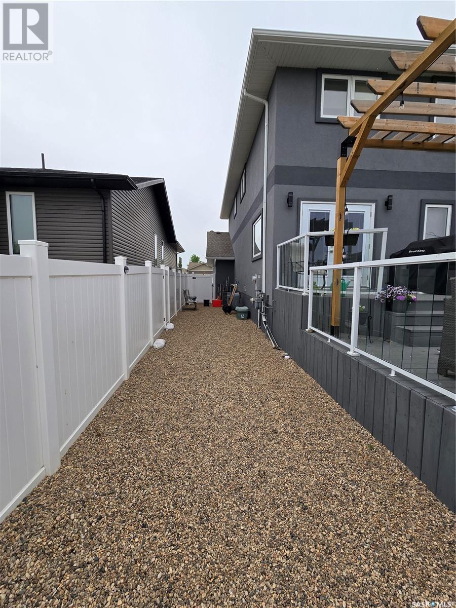 721 Barber Crescent, Weyburn, Saskatchewan  S4H 0B9 - Photo 50 - SK006639