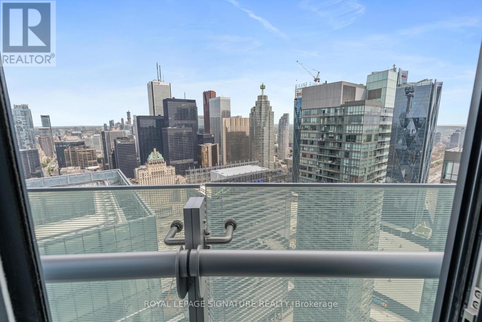 5211 - 14 York Street, Toronto, Ontario  M5J 0B1 - Photo 2 - C12189752