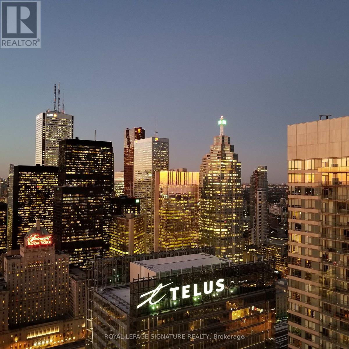 5211 - 14 York Street, Toronto, Ontario  M5J 0B1 - Photo 1 - C12189752
