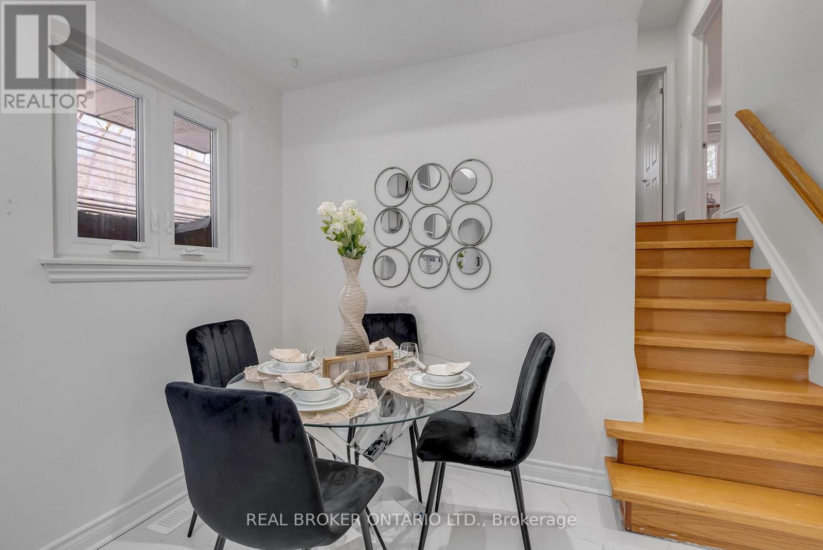3465 Orion Crescent, Mississauga, Ontario  L5C 2H7 - Photo 13 - W12148840