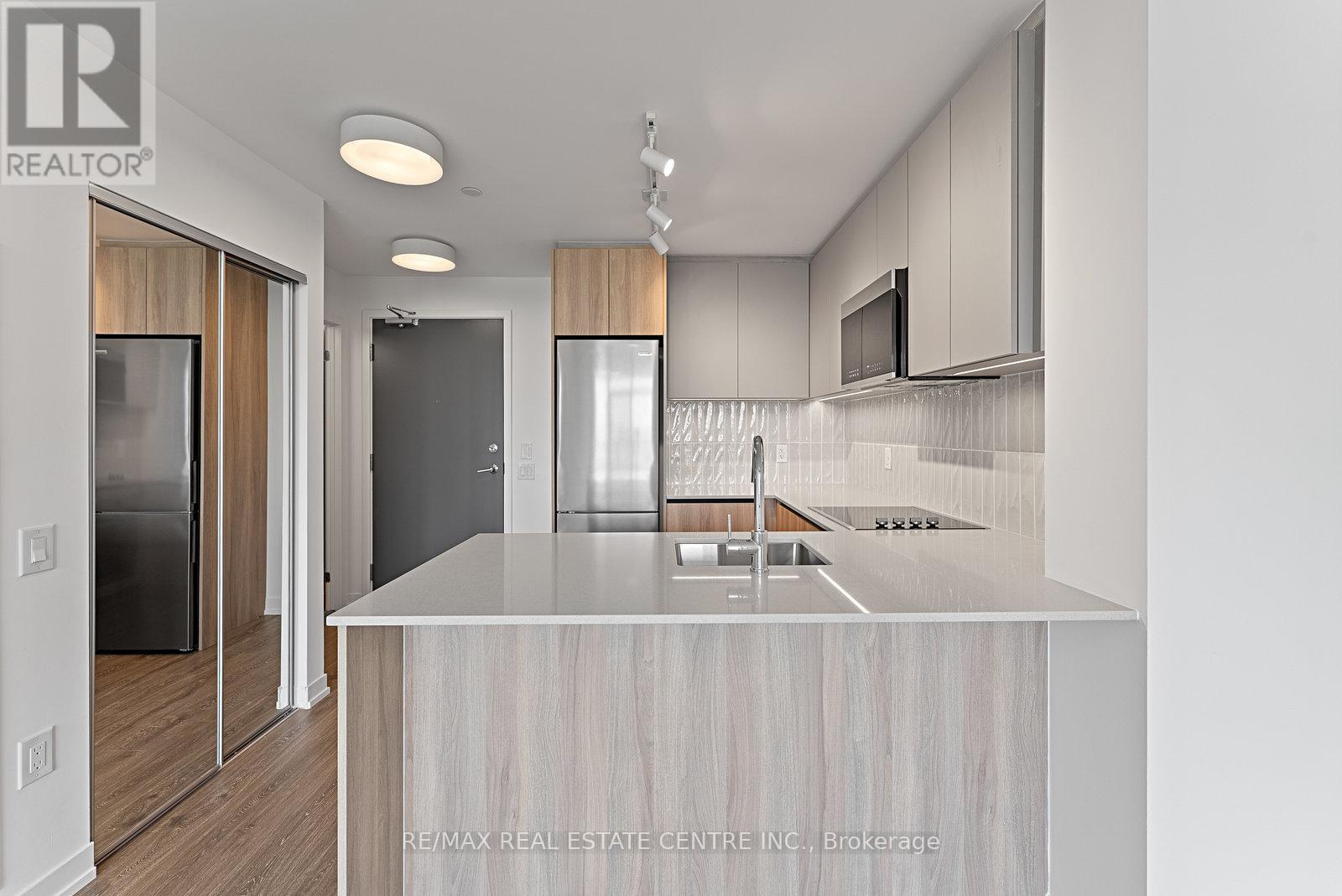 501 - 2485 Eglinton Avenue W, Mississauga, Ontario  L5M 2V8 - Photo 8 - W12194111