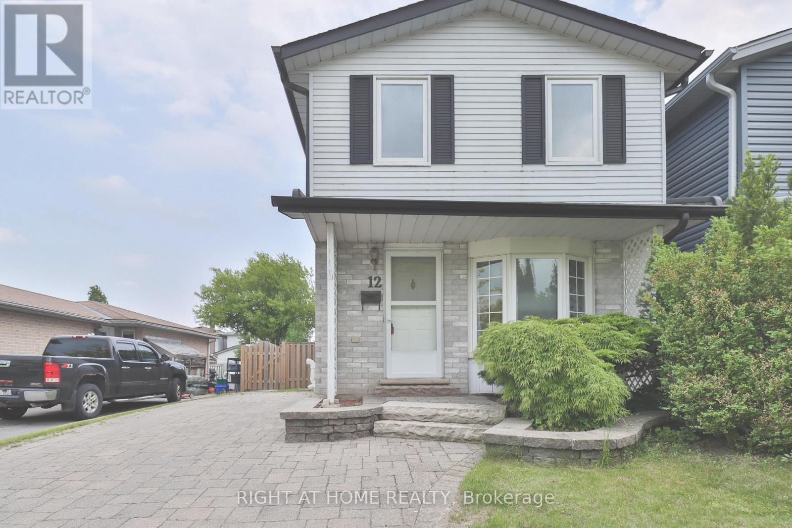 12 HILL STREET, Halton Hills, Ontario