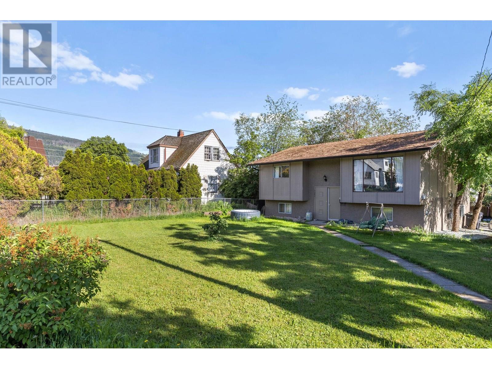 Property at 1502 32 Avenue image 1