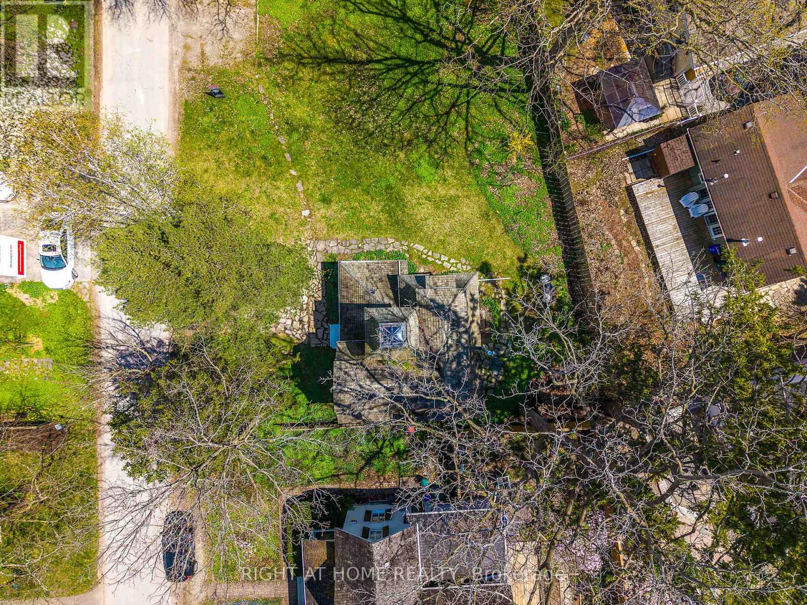 8 Luther Avenue, Niagara-On-The-Lake, Ontario  L0S 1J0 - Photo 40 - X12117835