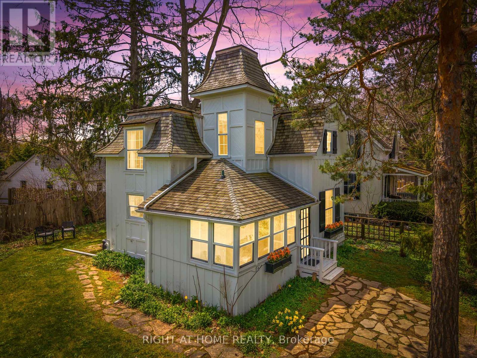 8 Luther Avenue, Niagara-On-The-Lake, Ontario  L0S 1J0 - Photo 38 - X12117835