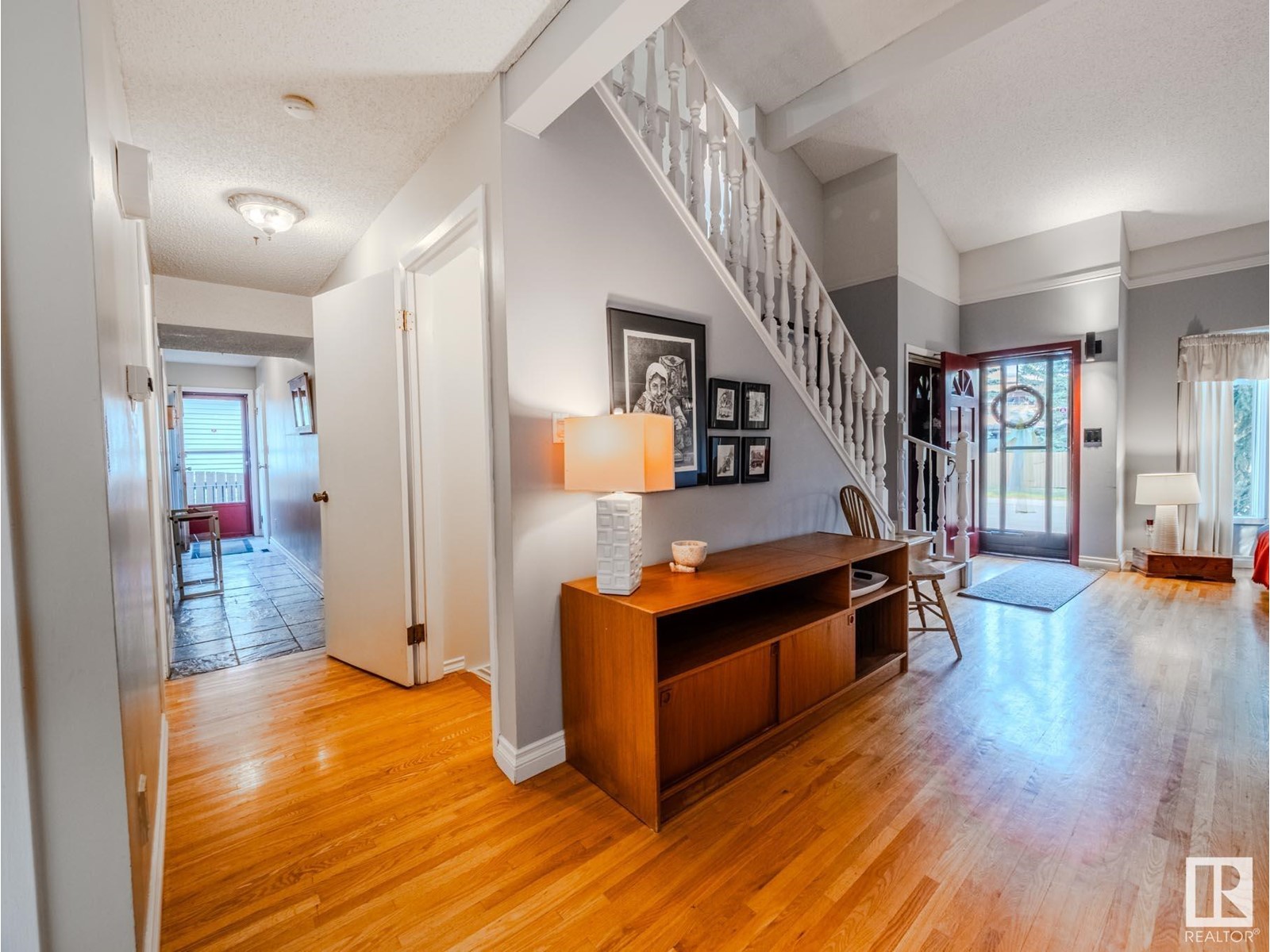 Property at 14721 45 AV NW image 4
