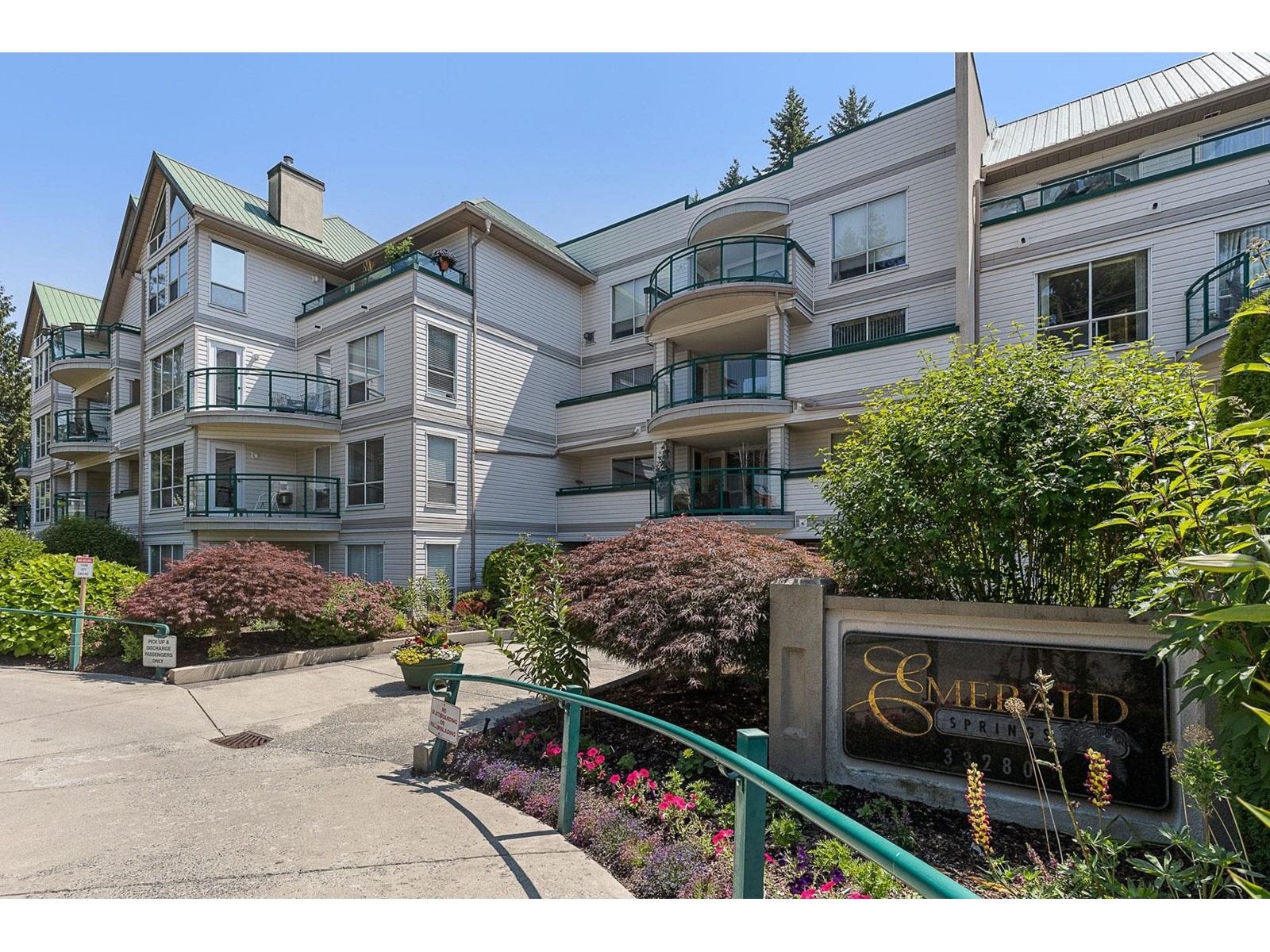314 33280 E Bourquin Crescent, Abbotsford, British Columbia  V2S 7K2 - Photo 1 - R3010930