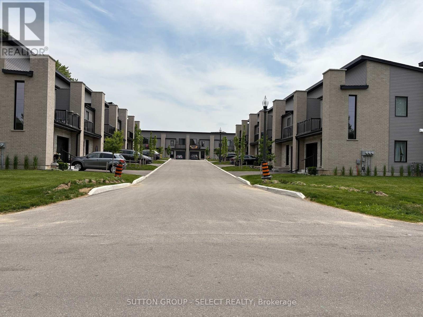 12 - 261 Pittock Park Road, Woodstock (Woodstock - North), Ontario  N5Y 3E9 - Photo 3 - X12198757