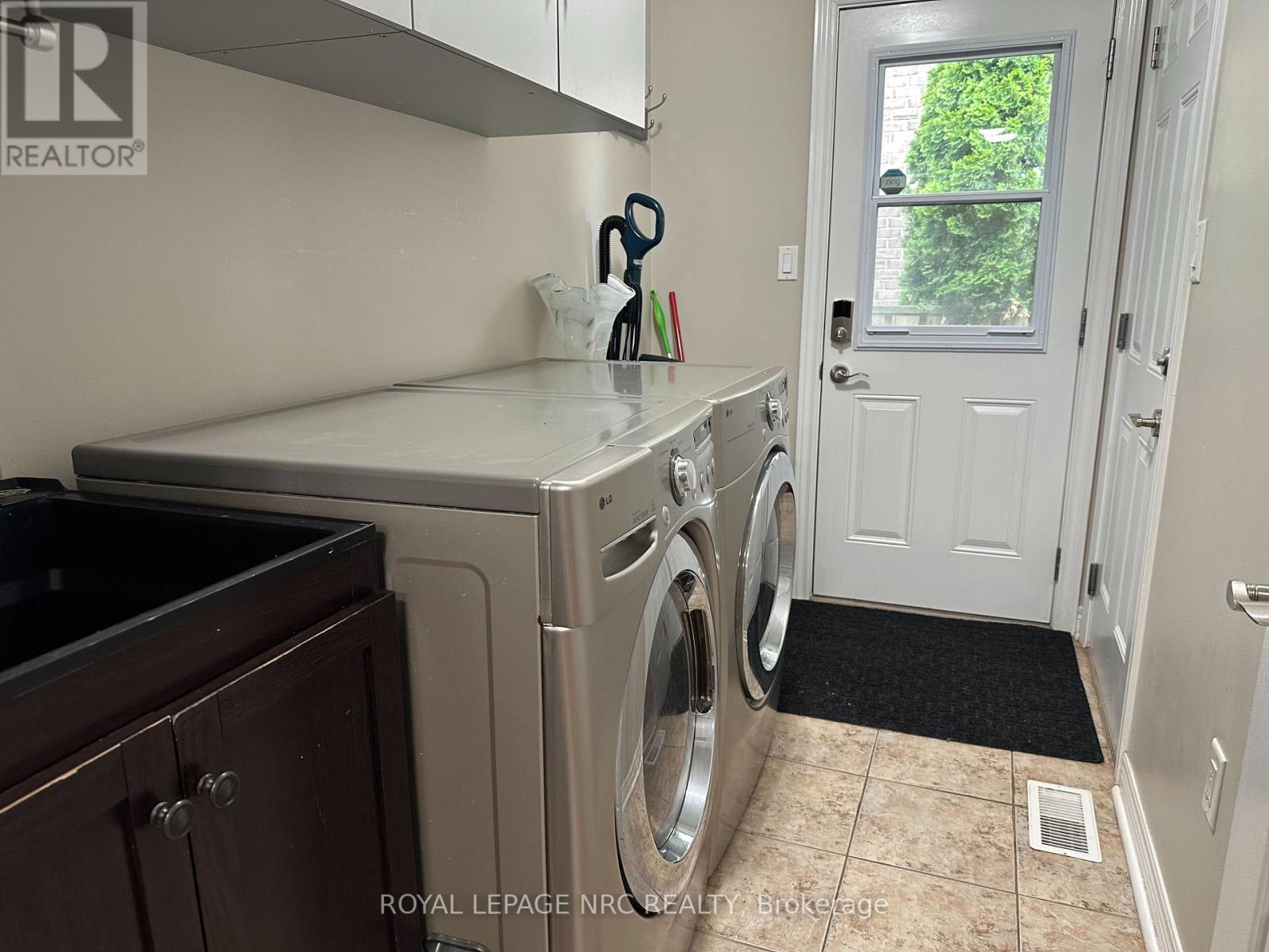 53 Permilla Street, St. Catharines, Ontario  L2S 2G4 - Photo 12 - X12100178