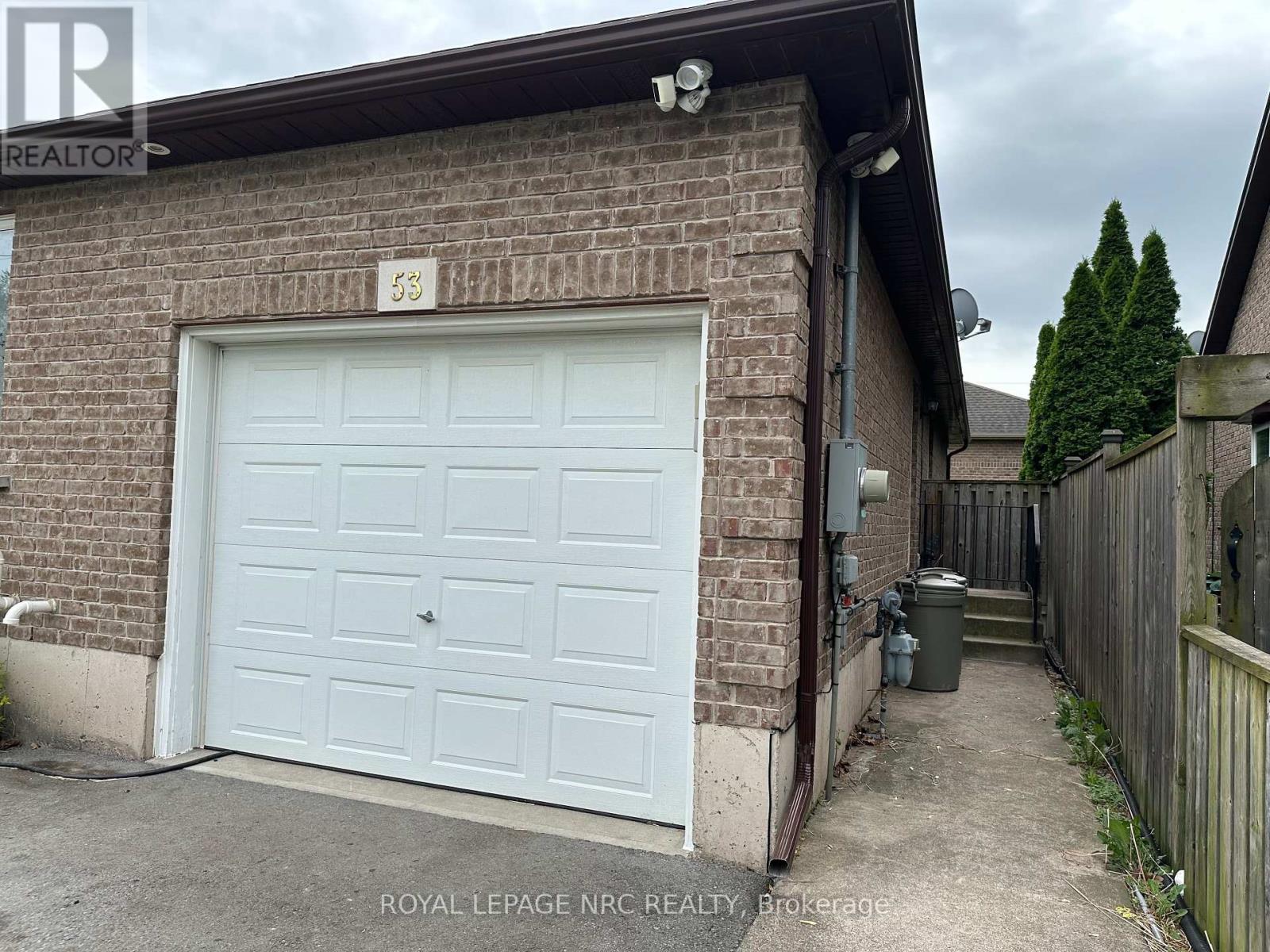 53 Permilla Street, St. Catharines, Ontario  L2S 2G4 - Photo 2 - X12100178