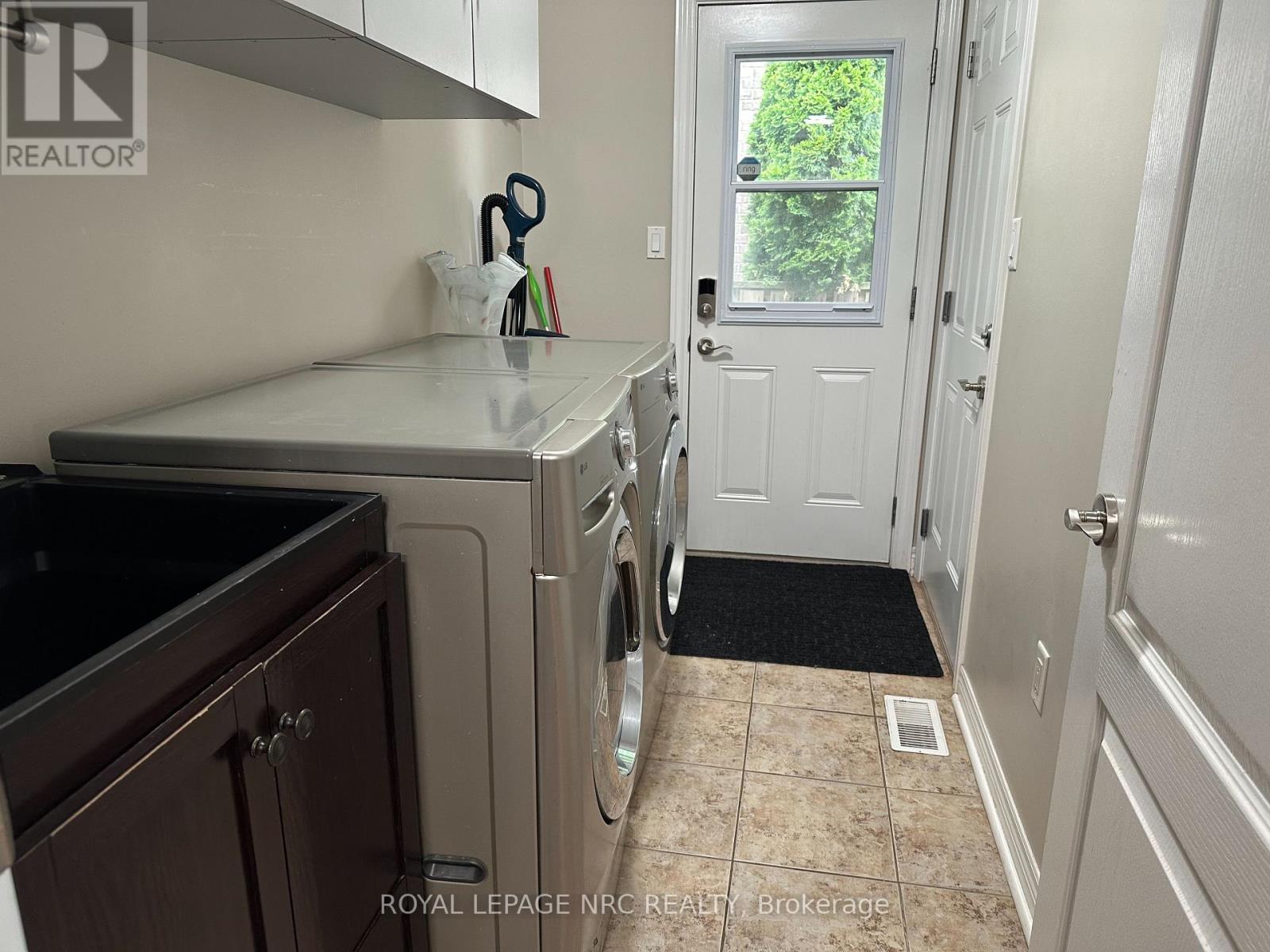 53 Permilla Street, St. Catharines, Ontario  L2S 2G4 - Photo 11 - X12100178