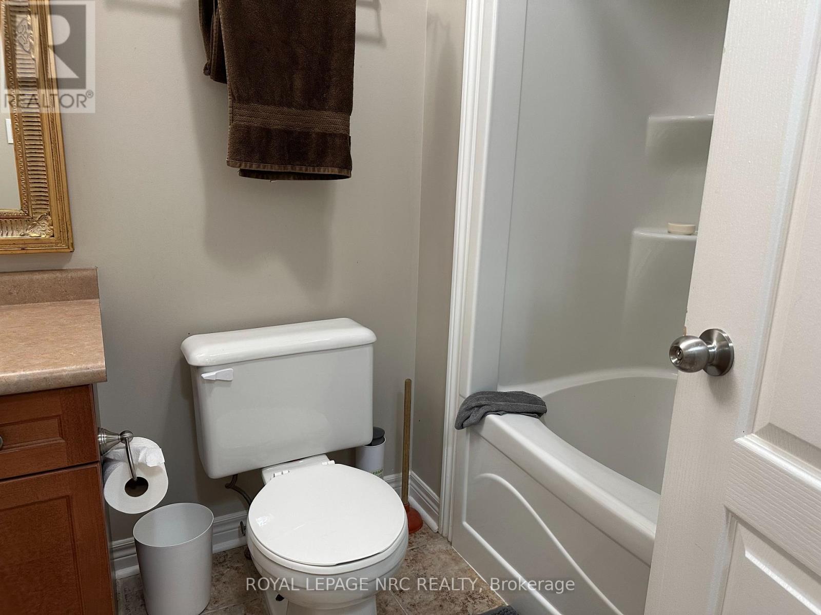 53 Permilla Street, St. Catharines, Ontario  L2S 2G4 - Photo 20 - X12100178