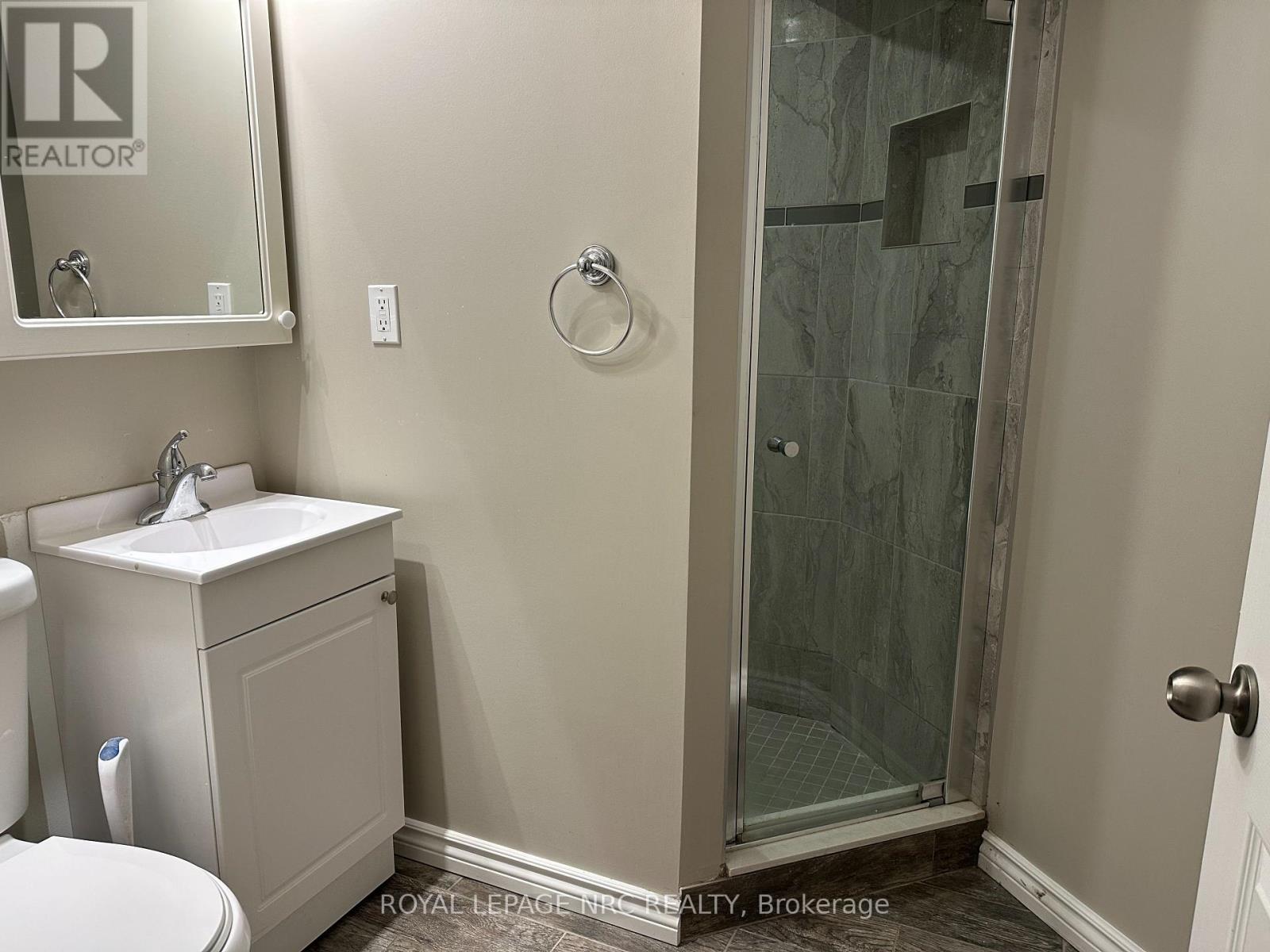 53 Permilla Street, St. Catharines, Ontario  L2S 2G4 - Photo 6 - X12100178