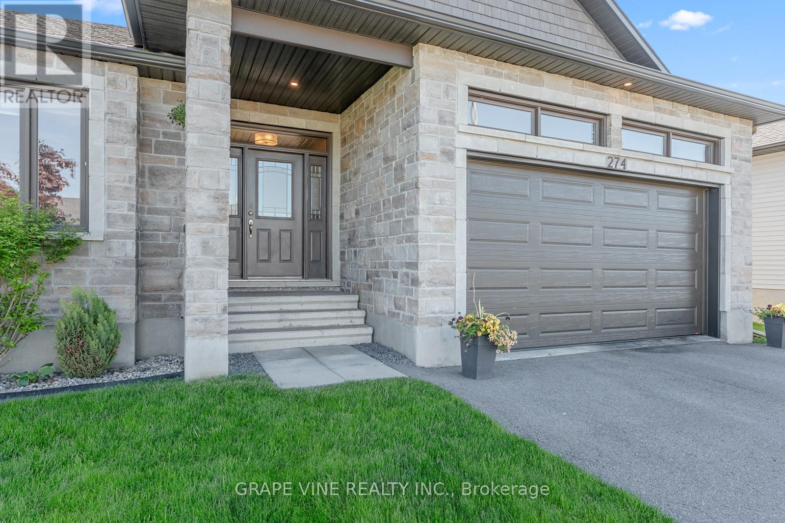 274 Pioneer Road, Russell, Ontario  K4R 0C7 - Photo 3 - X12198748