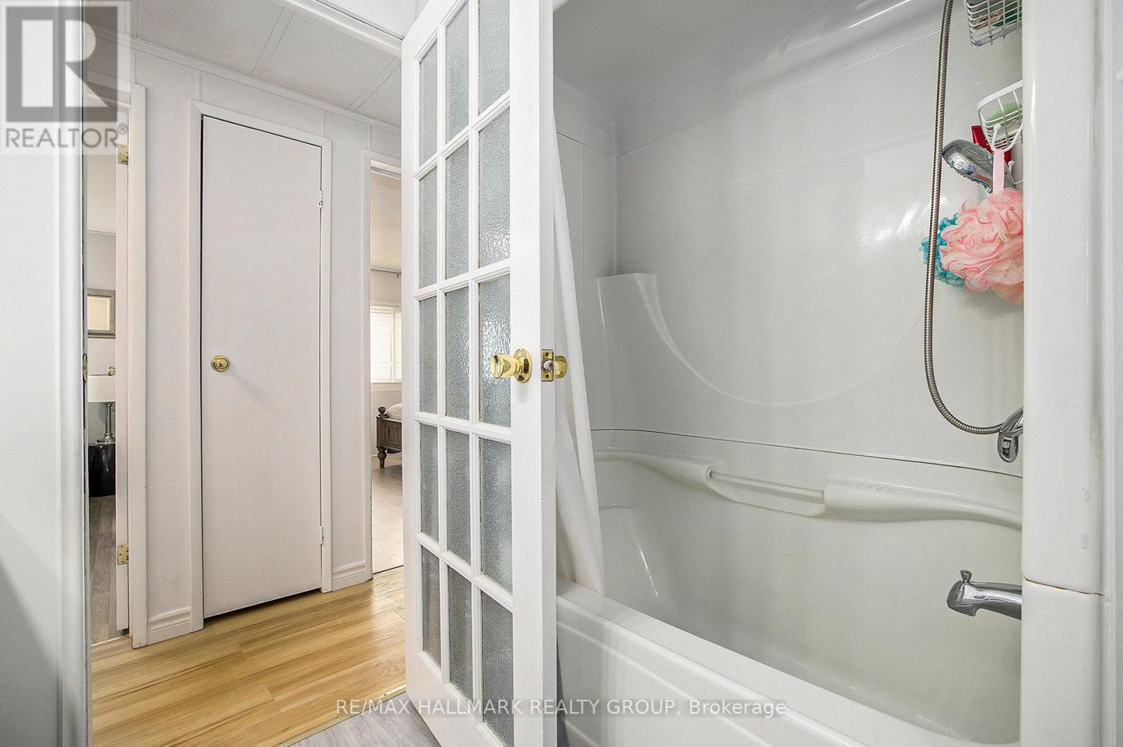 12 Vanier Road, Ottawa, Ontario  K2H 7P3 - Photo 16 - X12198796