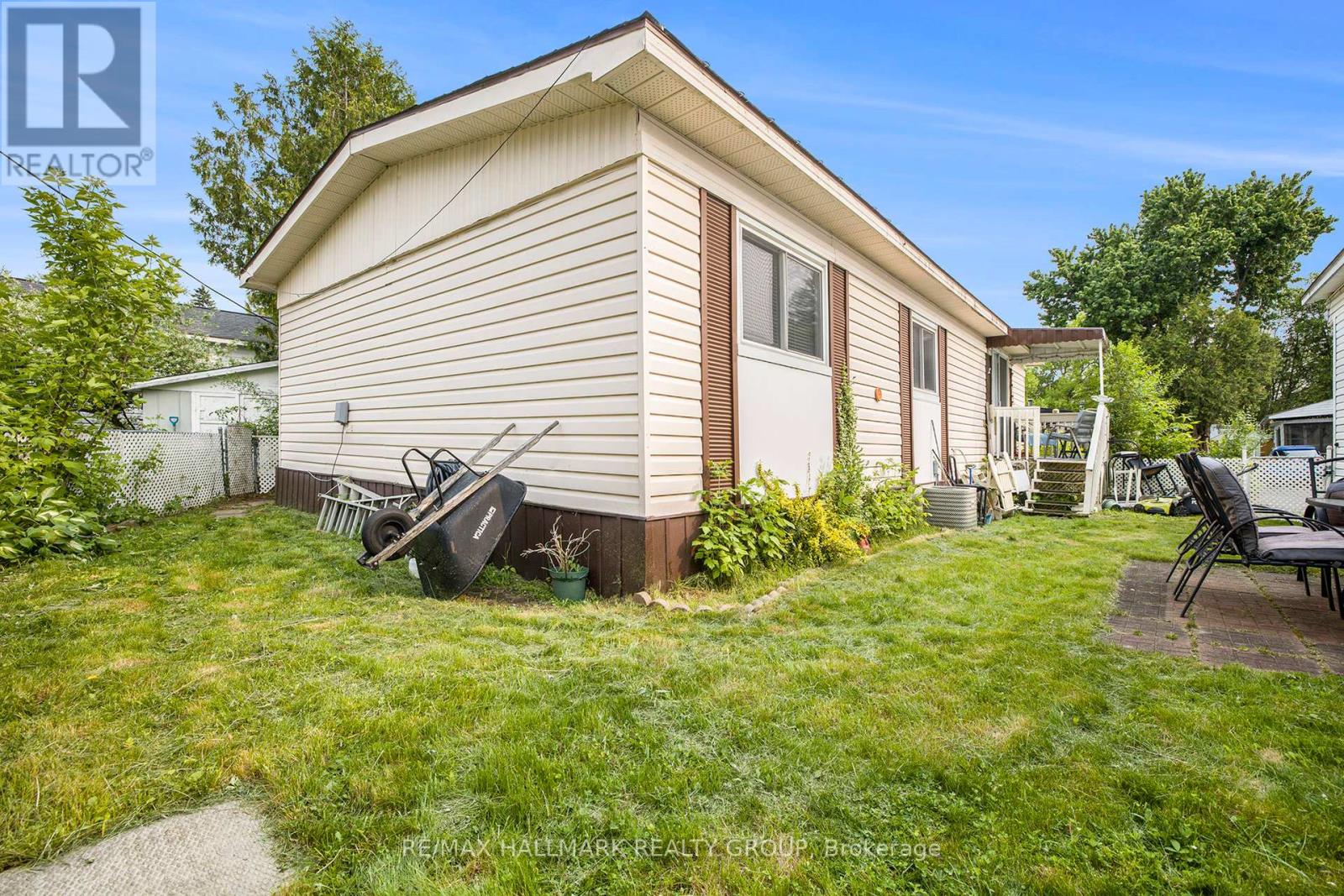 12 Vanier Road, Ottawa, Ontario  K2H 7P3 - Photo 22 - X12198796