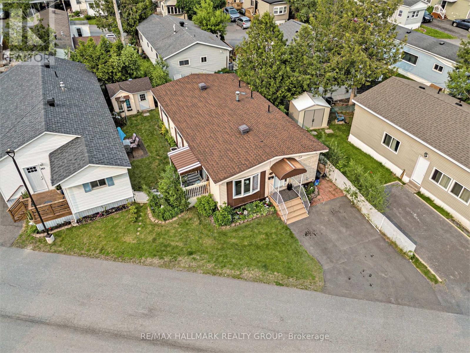 12 Vanier Road, Ottawa, Ontario  K2H 7P3 - Photo 26 - X12198796