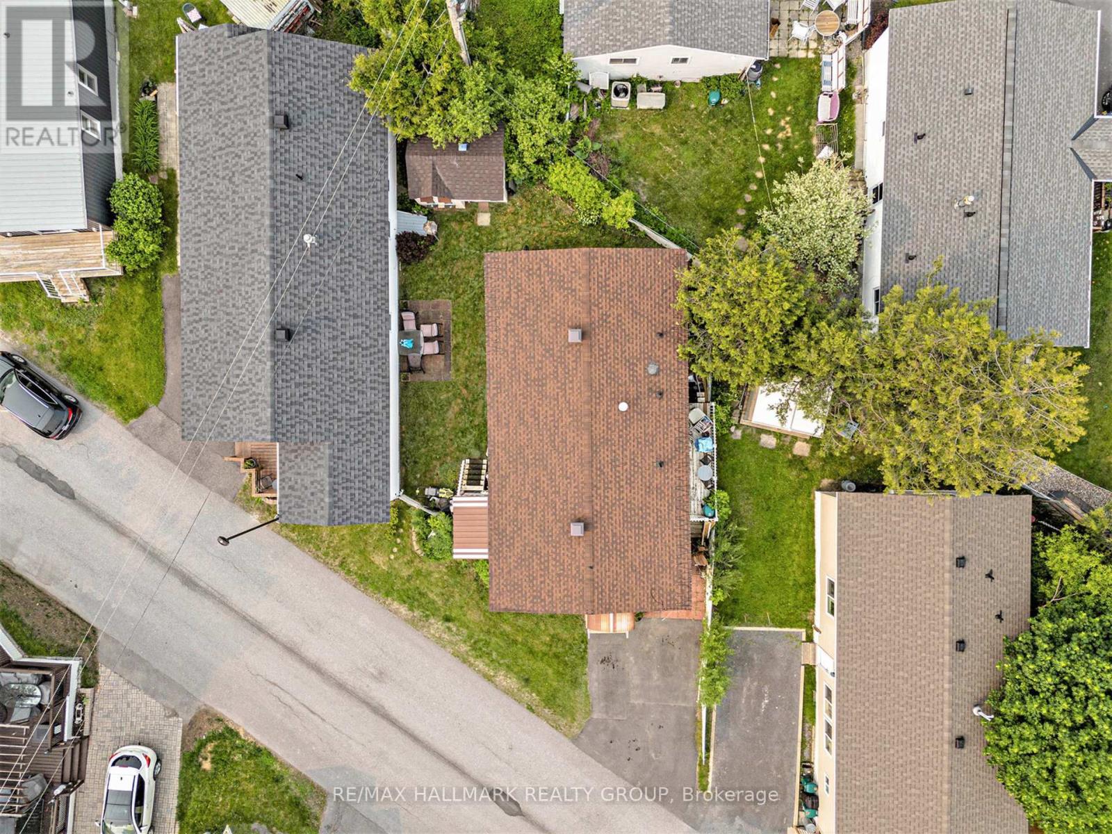 12 Vanier Road, Ottawa, Ontario  K2H 7P3 - Photo 27 - X12198796