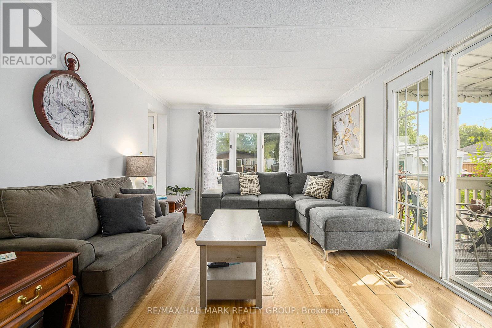 12 Vanier Road, Ottawa, Ontario  K2H 7P3 - Photo 7 - X12198796