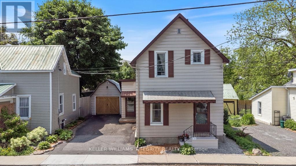 112 Thomas Street, North Grenville, Ontario  K0G 1J0 - Photo 1 - X12198929