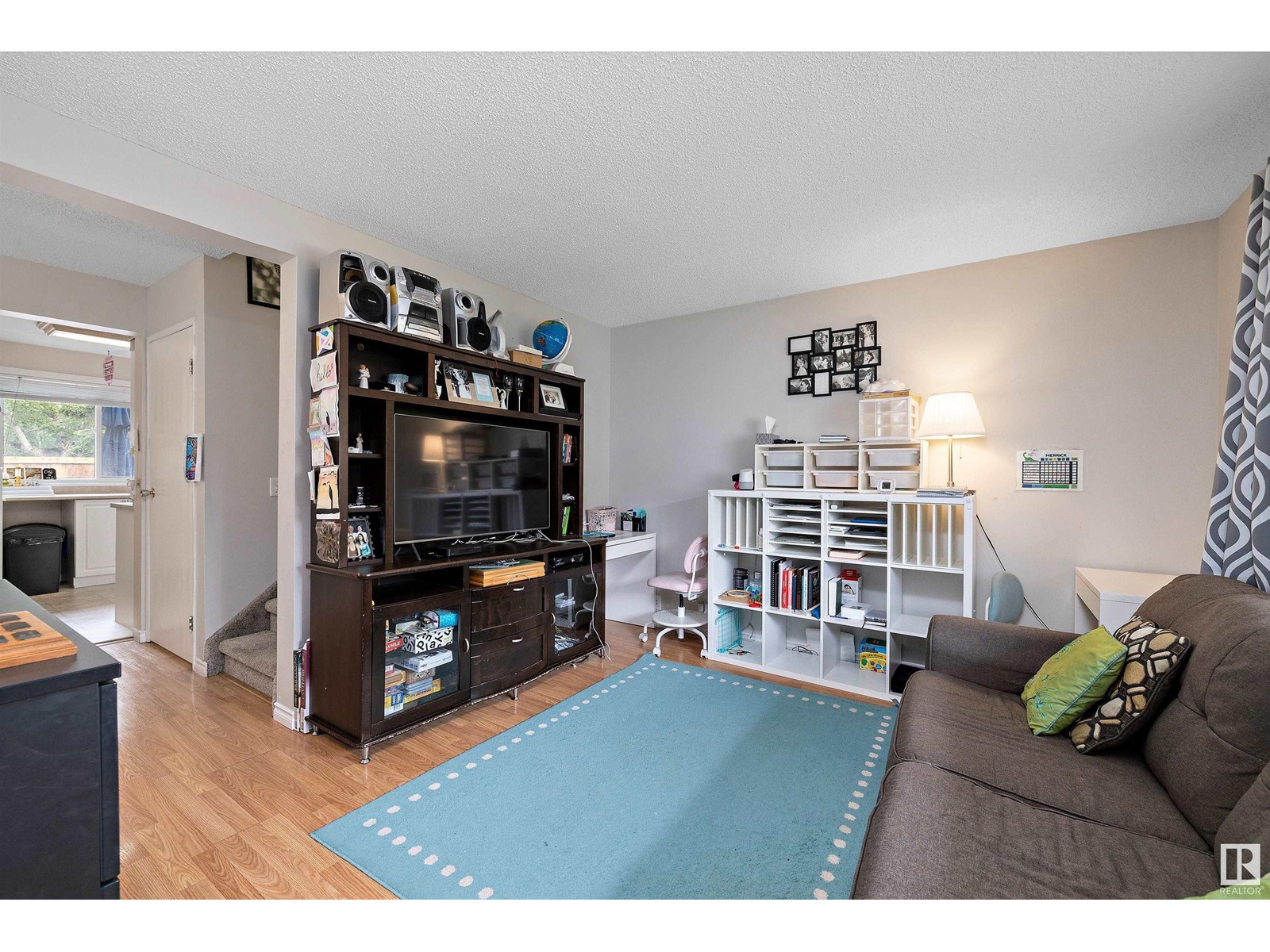 Property at 749 Village DR image 3