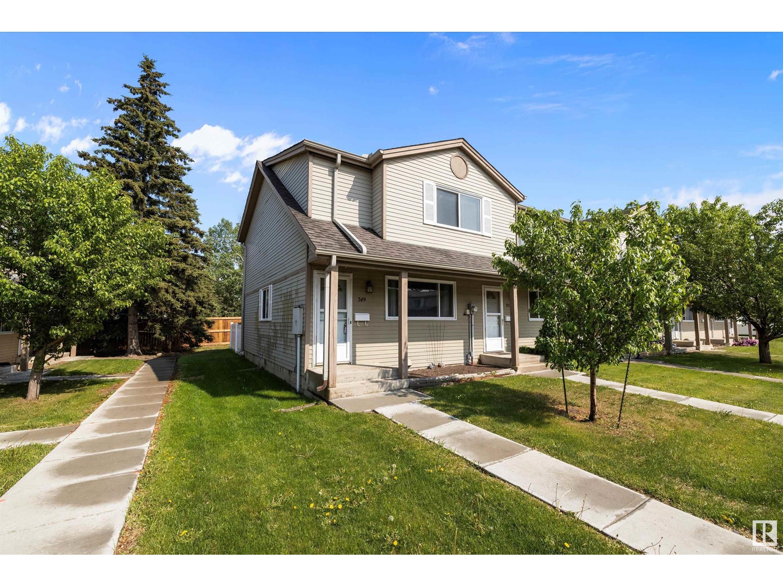 749 Village DR, Sherwood Park, Alberta