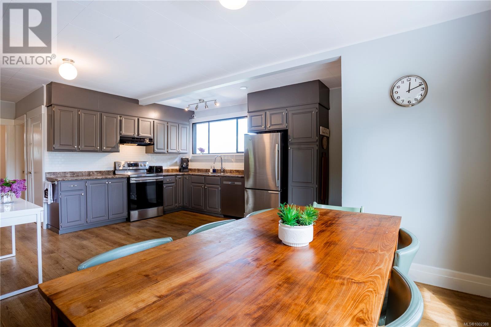 Property at 4703 Strathern St image 4
