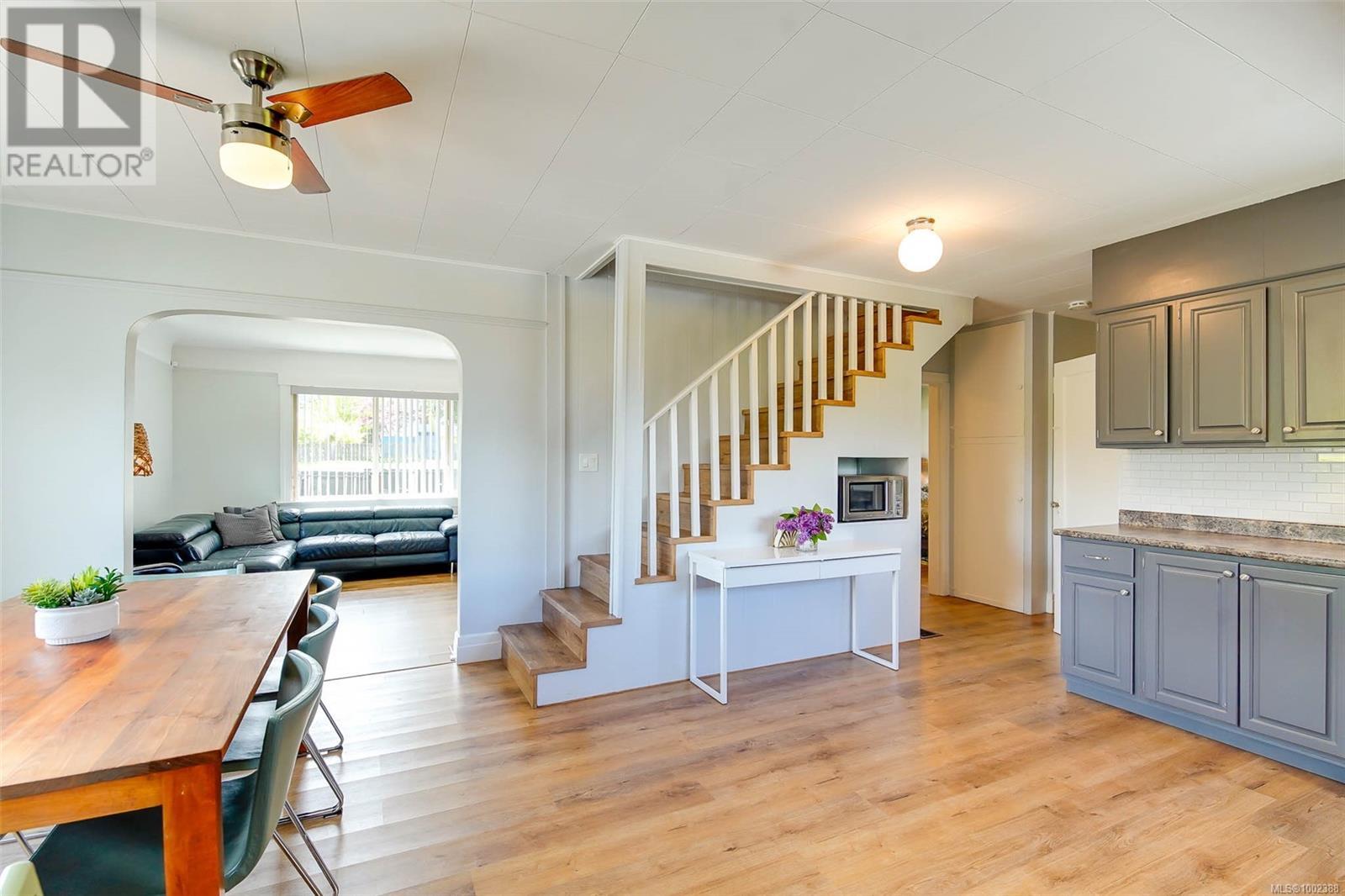 Property at 4703 Strathern St image 2