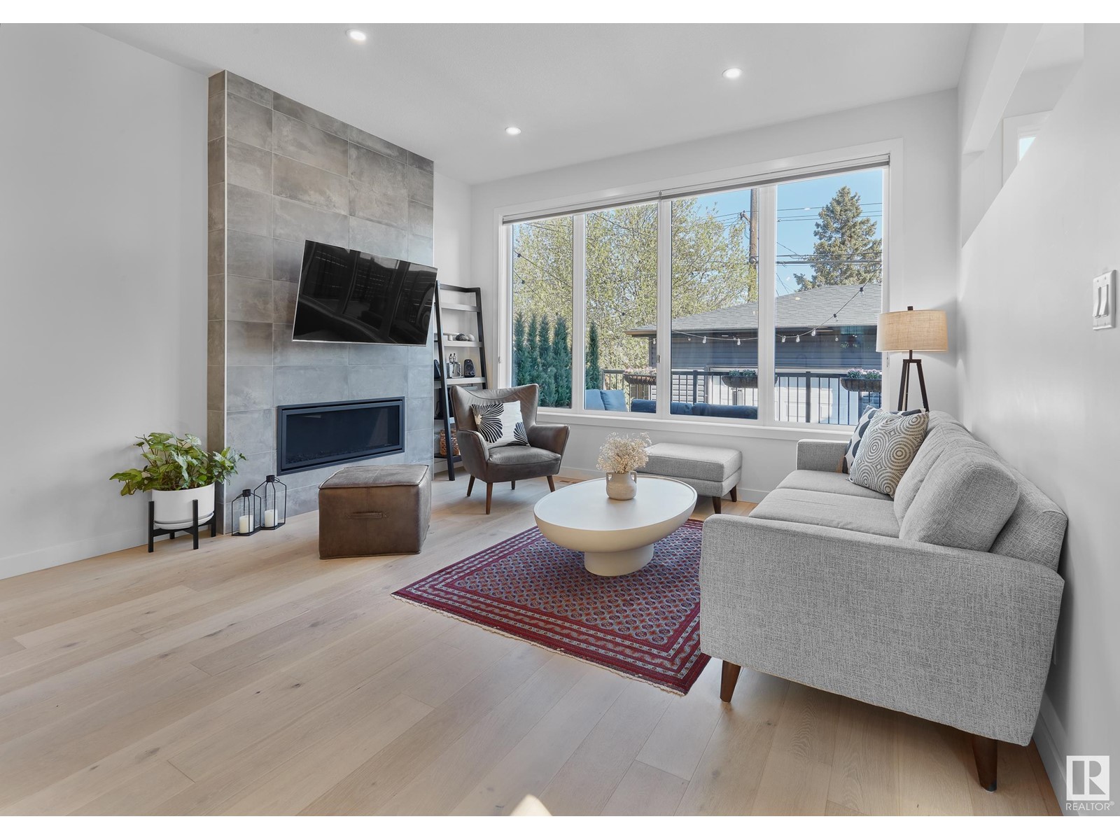 Property at 9754 75 AV NW image 3