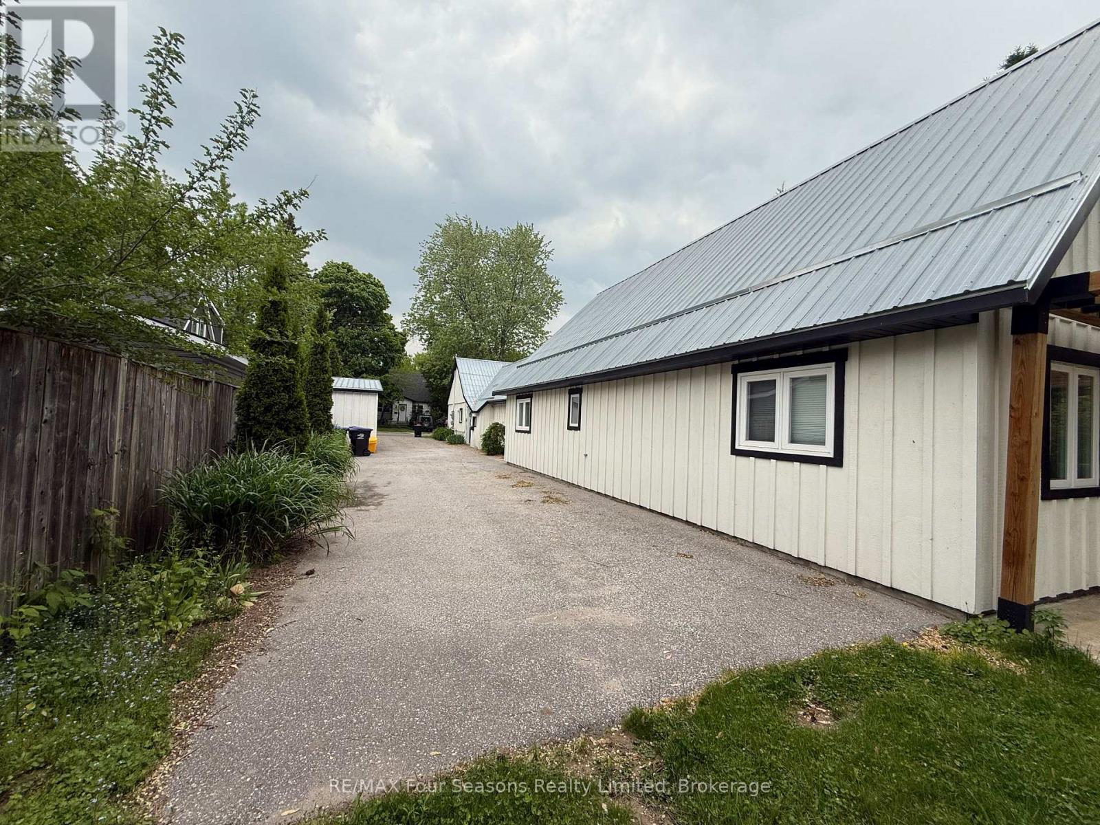 2 - 223 Sixth Street, Collingwood, Ontario L9Y 1Z2 - Photo 2 - S12198772