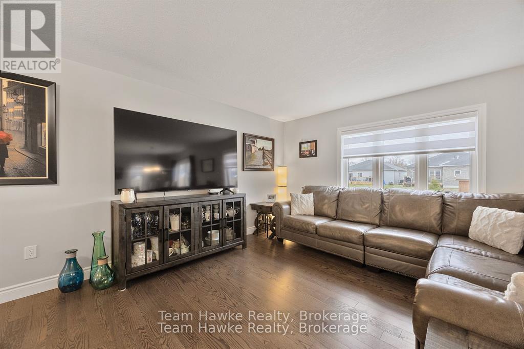 9 Cardinal Court, Tay, Ontario  L0K 2A0 - Photo 10 - S12198800