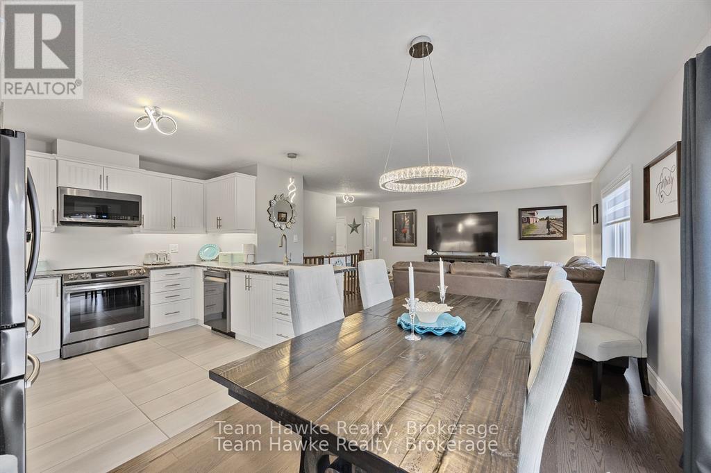 9 Cardinal Court, Tay, Ontario  L0K 2A0 - Photo 16 - S12198800