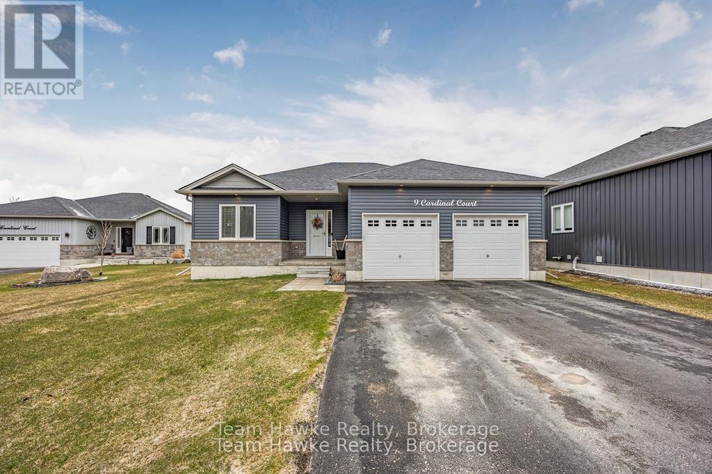 9 Cardinal Court, Tay, Ontario  L0K 2A0 - Photo 2 - S12198800