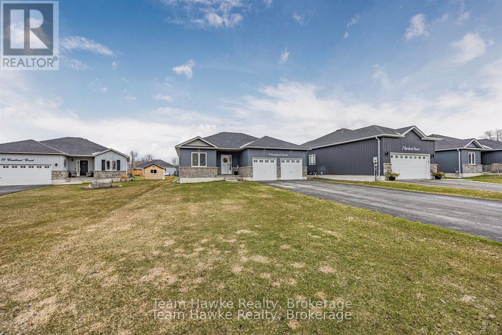 9 Cardinal Court, Tay, Ontario  L0K 2A0 - Photo 3 - S12198800